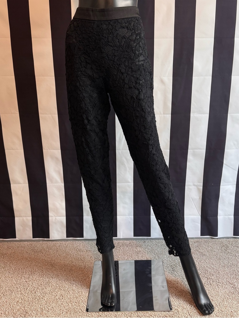 Carolina Herrera Black Lace Cropped Pants